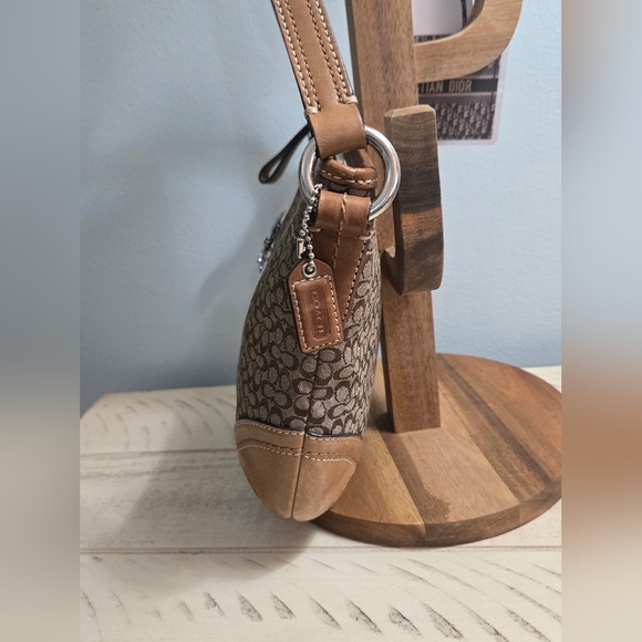 Coach Brown and Tan Shoulder Bag Strap Has Been Cut Shorter - Picture 6 of 13